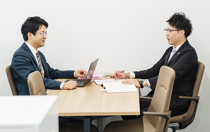 より近く、より密接に。